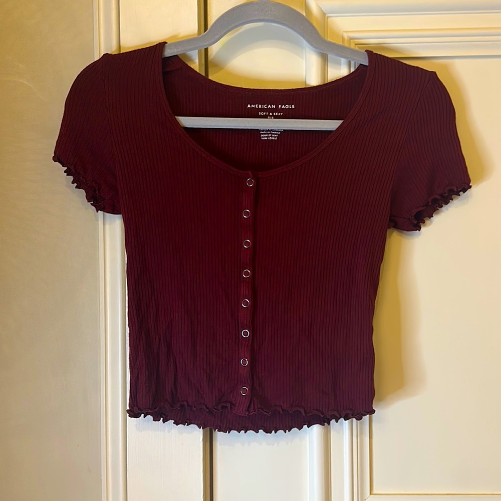 American Eagle Ribbed Button Up Lettuce Edge Maroon Short Sleeve Crop Top